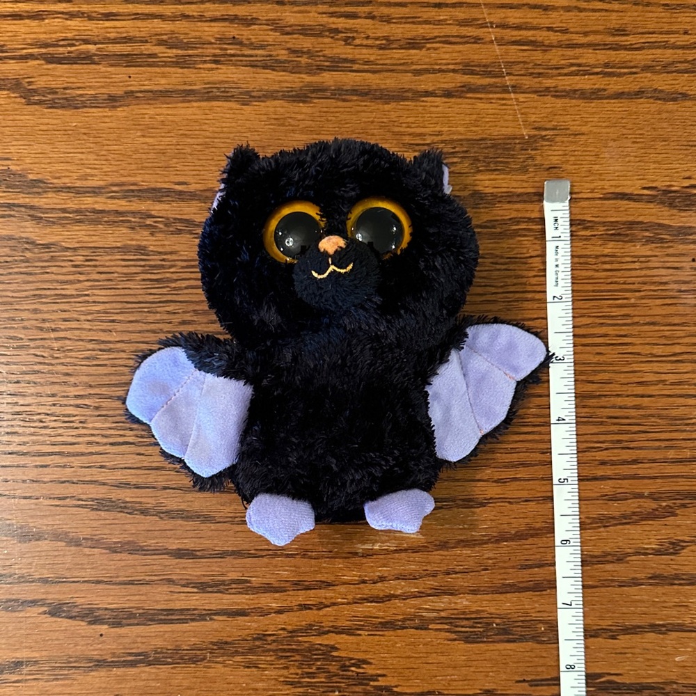 Ty Beanie Boo Plush Bat with Black and Purple named swoops no tag